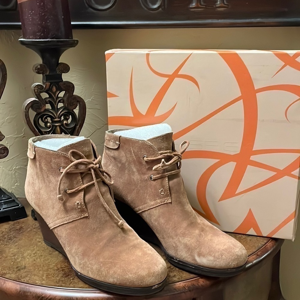 Via Spigo Mirren Suede Ankle Boots Size 8.5